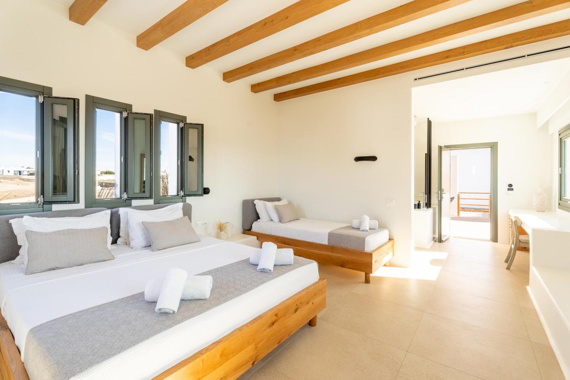 Regency Sunset Suites Mykonos Town Екстер'єр фото