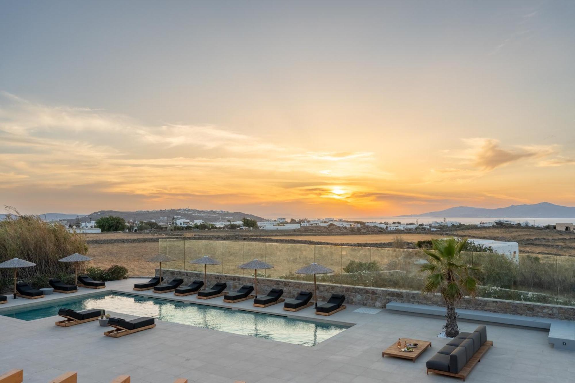 Regency Sunset Suites Mykonos Town Екстер'єр фото