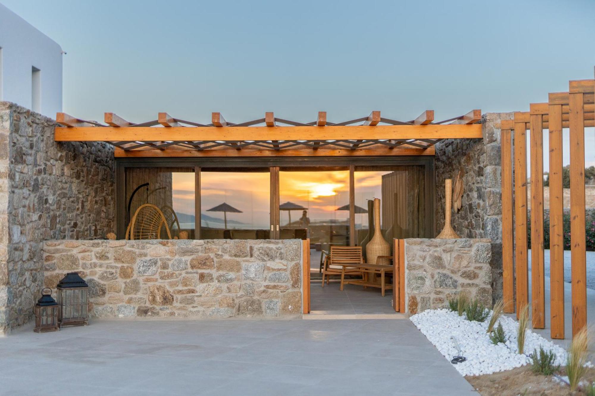 Regency Sunset Suites Mykonos Town Екстер'єр фото