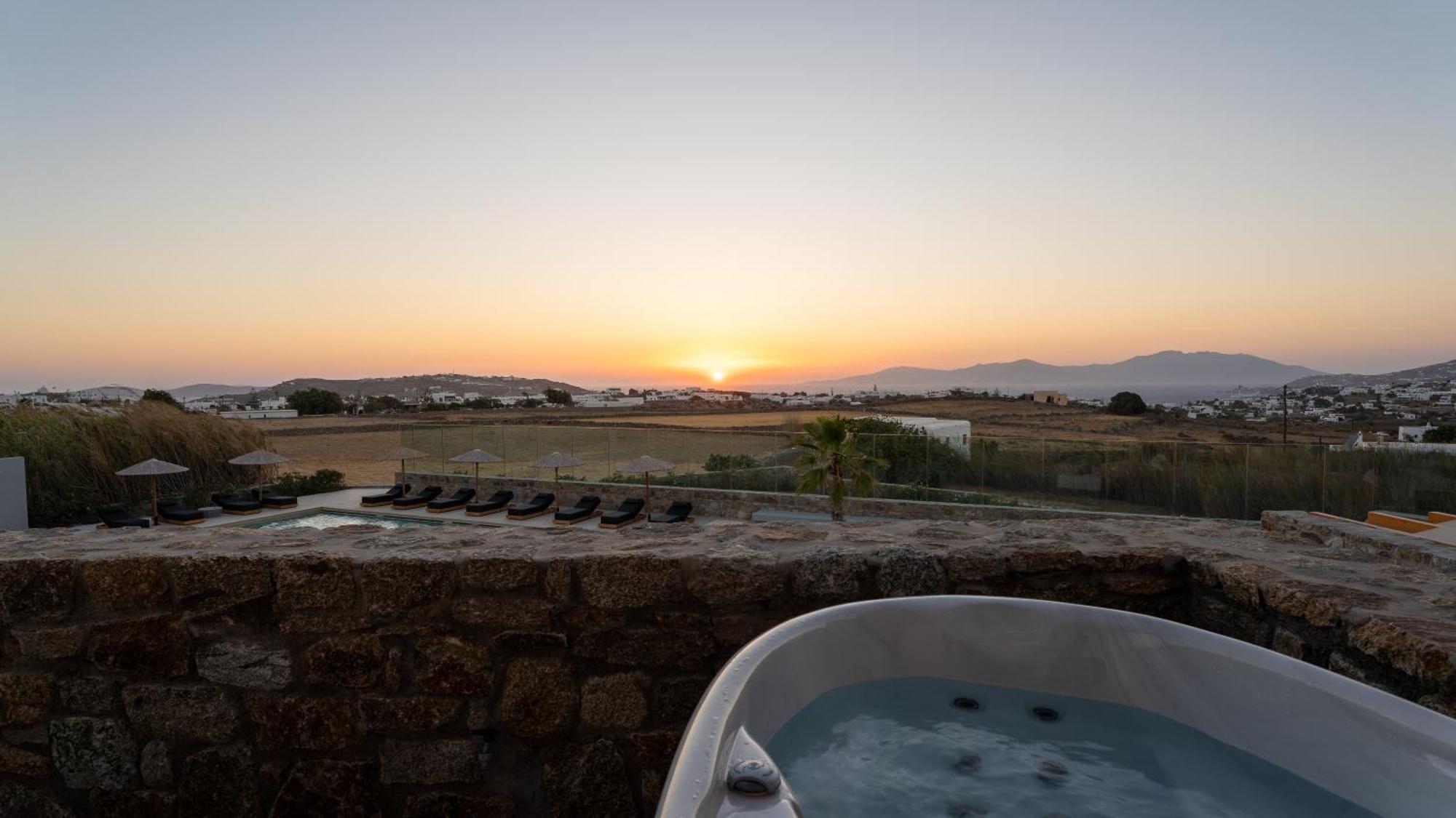 Regency Sunset Suites Mykonos Town Екстер'єр фото